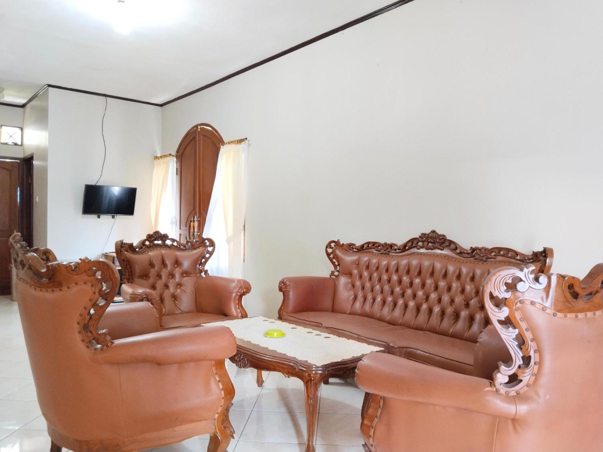 Villa Yustisia Curug 7 Cilember Cisarua Exteriér fotografie