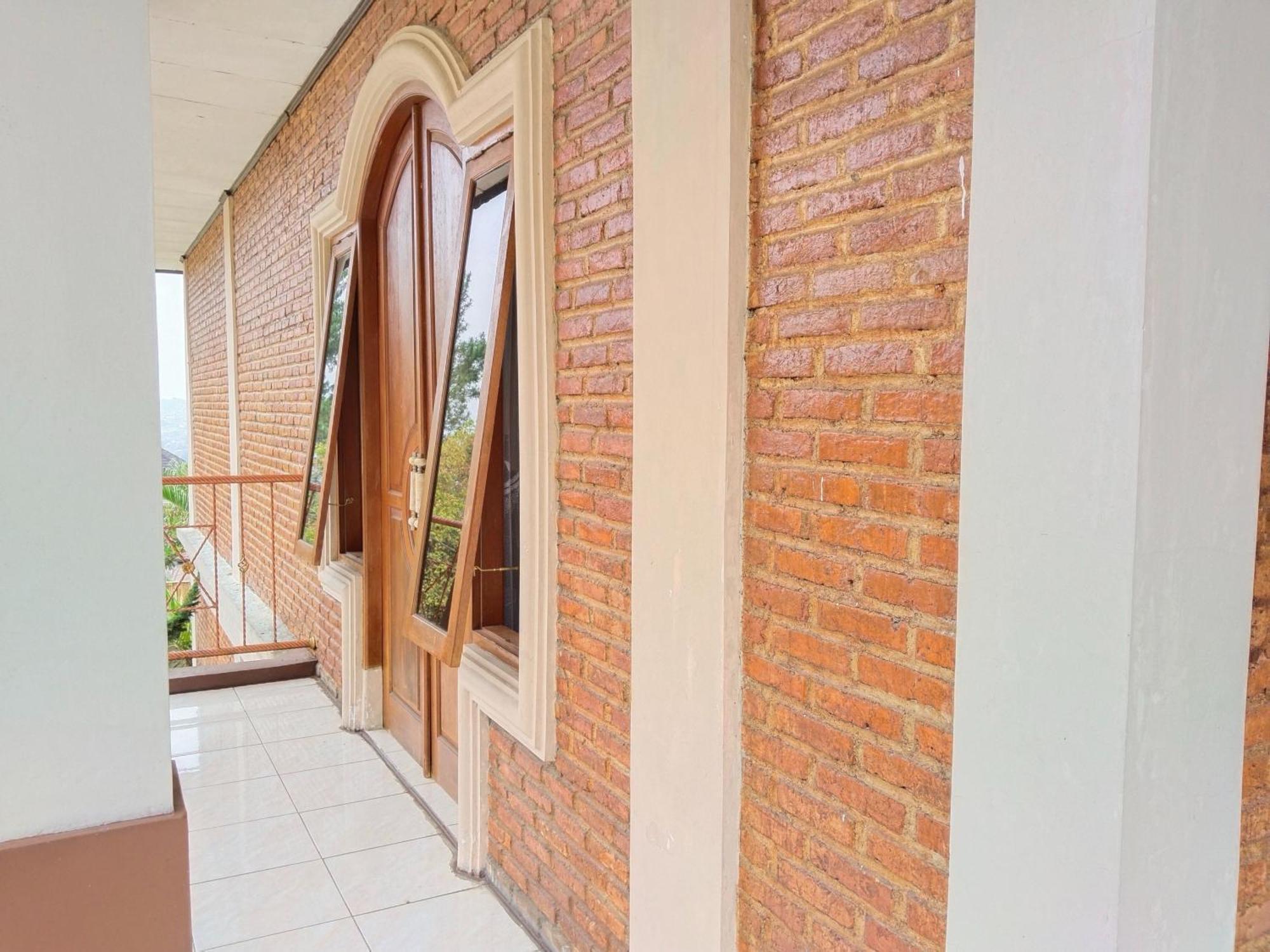 Villa Yustisia Curug 7 Cilember Cisarua Exteriér fotografie