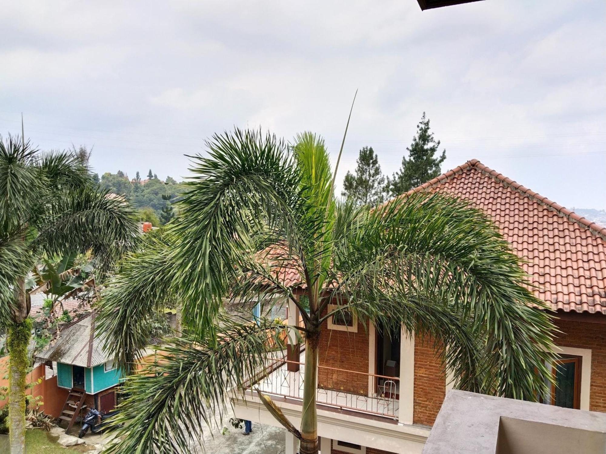 Villa Yustisia Curug 7 Cilember Cisarua Exteriér fotografie